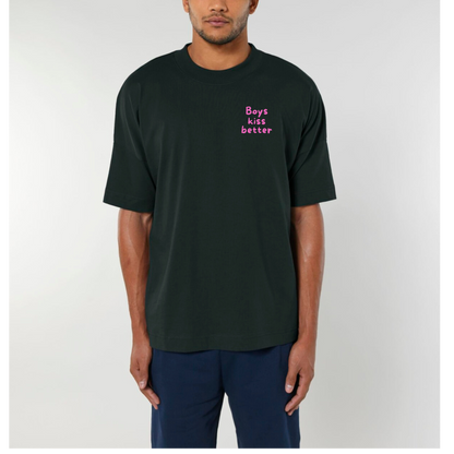 Oversize Classic T-Shirt  "Boys kiss better"